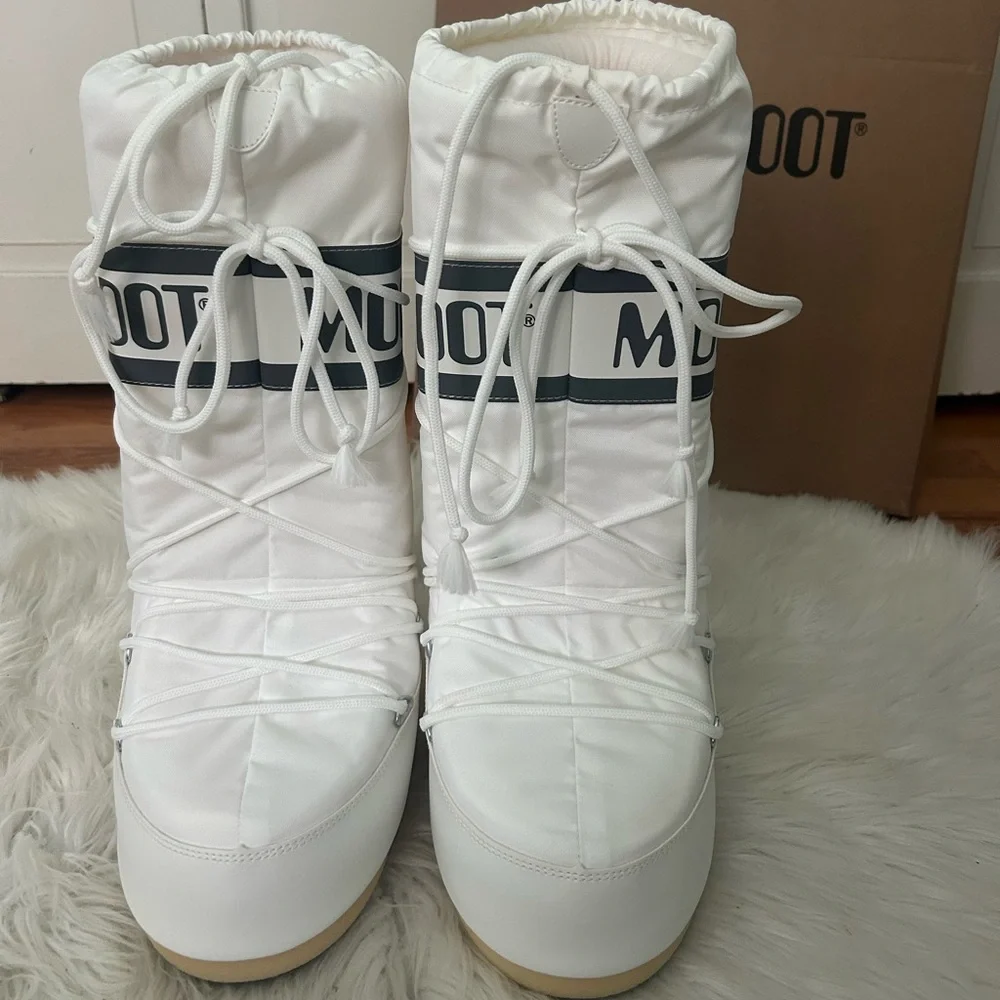 Never Worn Brand New with Tags - Moon Boots in Original Packaging! - Picture 7 of 8